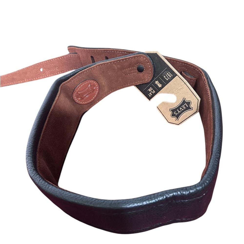 This is a guitar strap 1973, made of leather Play ON. - Picture 4 of 4